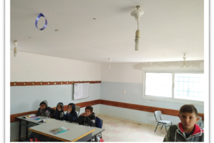 scuola di Dkeika (Area C): ristrutturazione di un’aula scolastica e sostituzione del soffitto (prima)