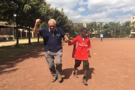 Dn Angelo e i ragazzi del Don Bosco Children